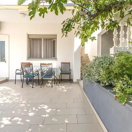 Apartman Danica Tisno